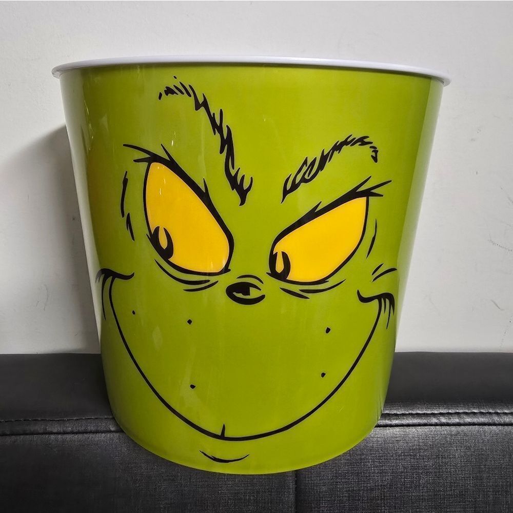 New Plastic Dr. Seuss The Grinch Giant Popcorn Bucket Christmas